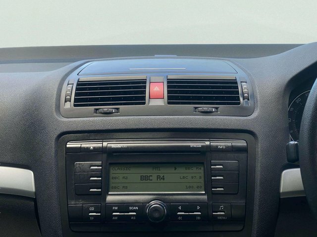 Skoda Octavia 2.0L 2.0 Tdi Laurin Klement Dsg Euro 4 Grey #31