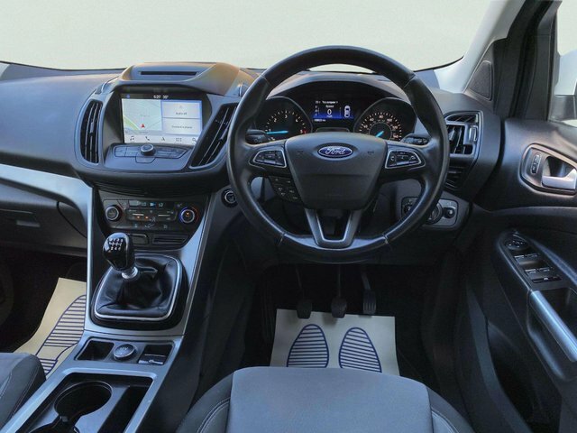 Ford Kuga 2017 1.5 Tdci Zetec Euro 6 Ss White #3