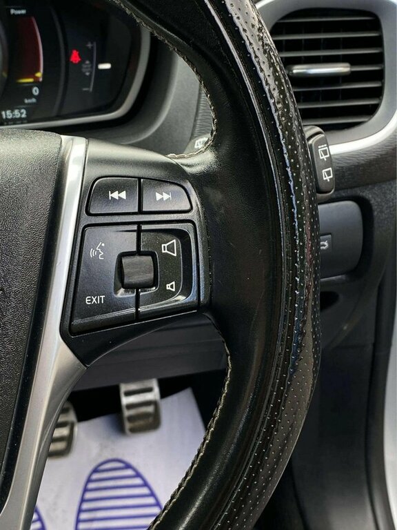 Volvo V40 T2 122 R Design Geartronic F.s.hulez Compl Black #46