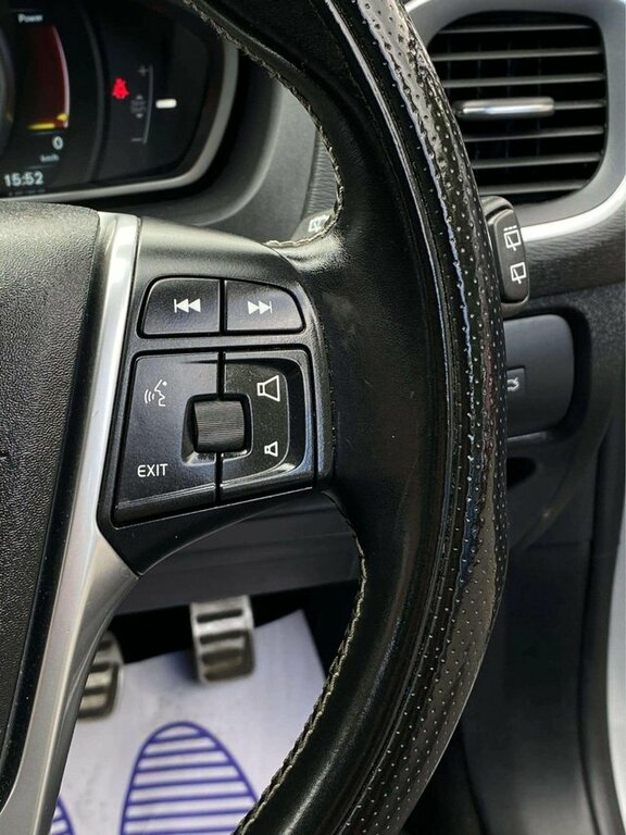 Volvo V40 T2 122 R Design Geartronic F.s.hulez Compl Black #21