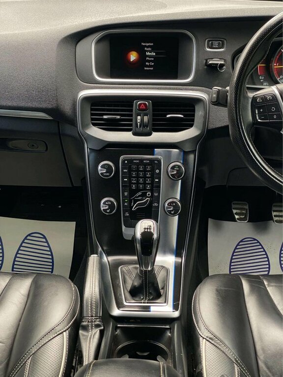 Volvo V40 T2 122 R Design Geartronic F.s.hulez Compl Black #37