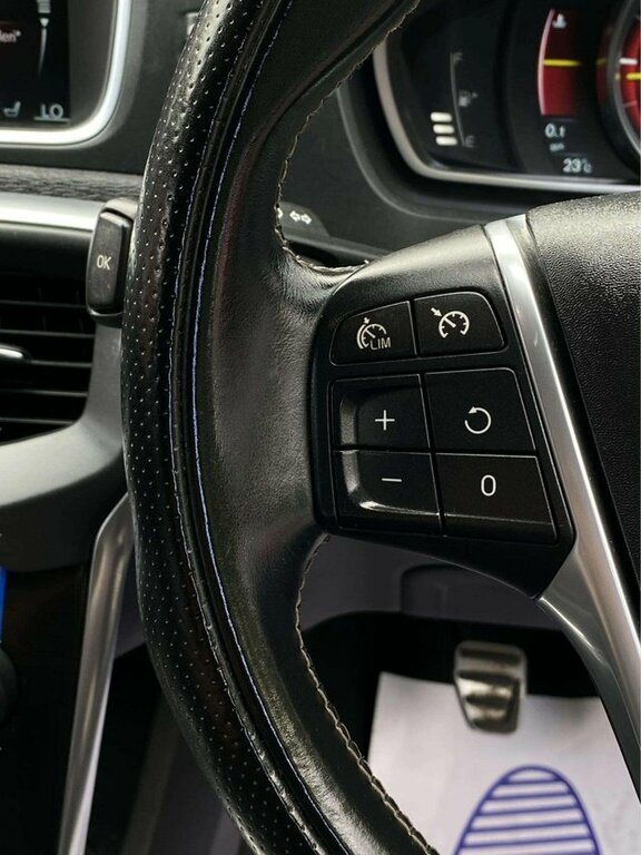 Volvo V40 T2 122 R Design Geartronic F.s.hulez Compl Black #44