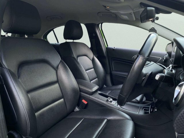 Mercedes-Benz A Class 2017 1.5 A180d Sport 7G-dct Euro 6 Ss Green #5