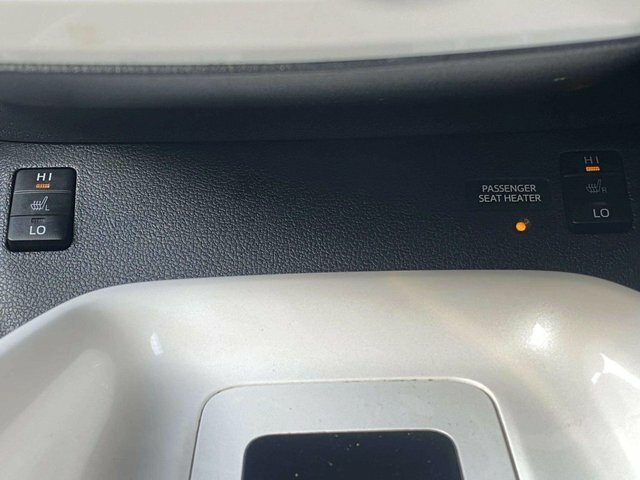 Toyota Prius 1.8 Vvti Excel Cvt White #15