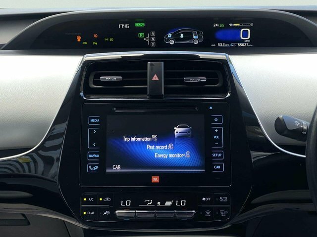 Toyota Prius 1.8 Vvti Excel Cvt White #13