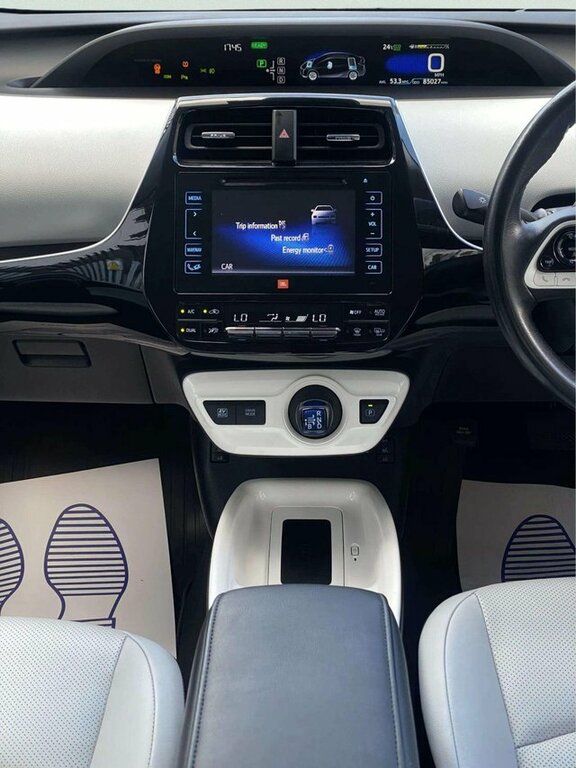 Toyota Prius 1.8 Vvti Excel Cvt White #37