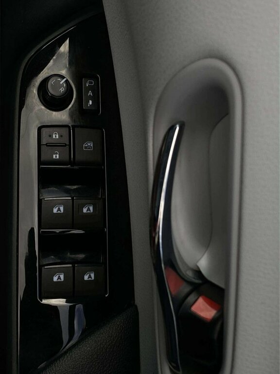 Toyota Prius 1.8 Vvti Excel Cvt White #24