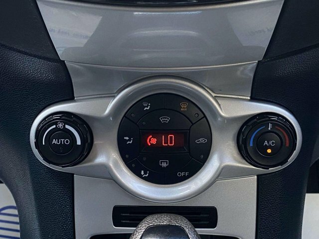 Ford Fiesta 1.4 Zetec 16V 96 Bhp Red #14