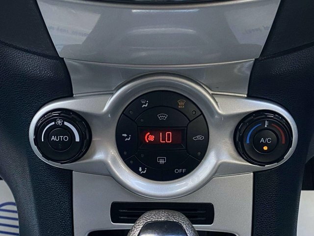 Ford Fiesta 1.4 Zetec 16V 96 Bhp Red #37