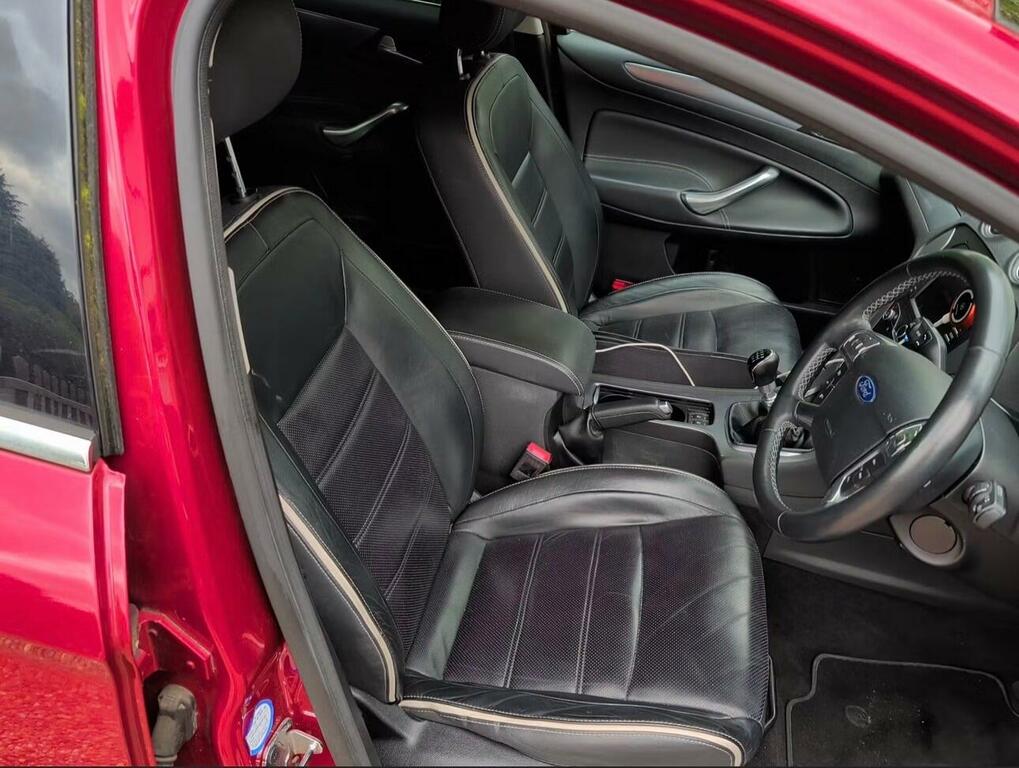 Ford Mondeo Titanium Red #16