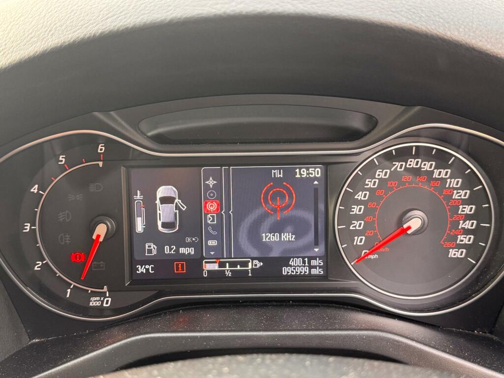 Ford Mondeo Titanium Red #24