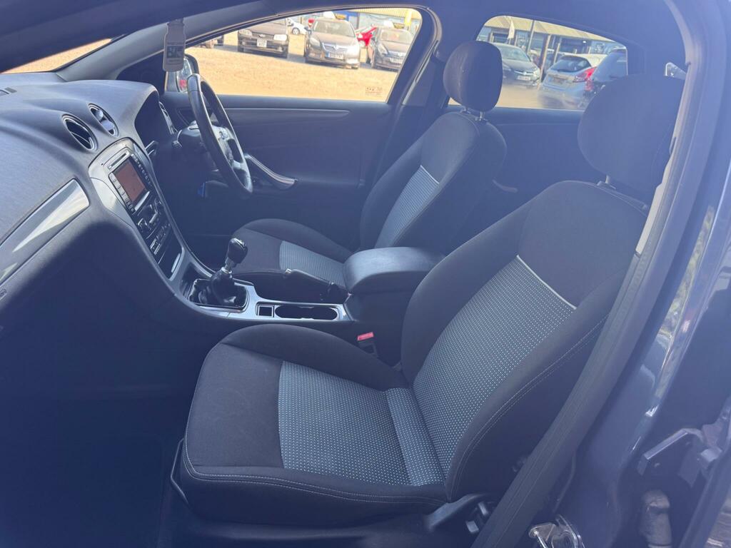 Ford Mondeo Black #57