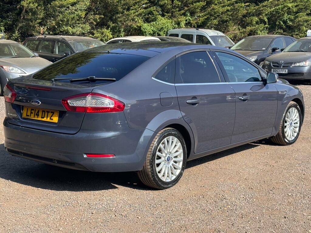 Ford Mondeo Black #23