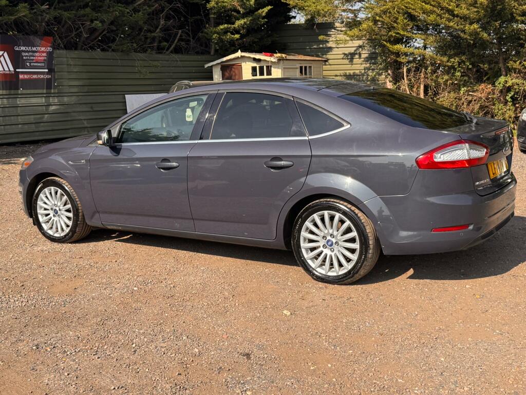 Ford Mondeo Black #16