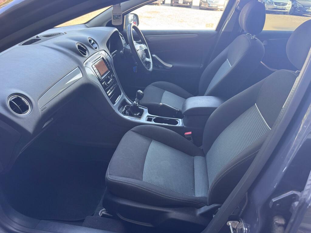 Ford Mondeo Black #58