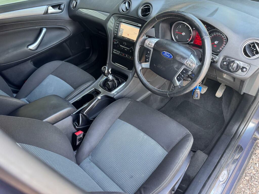 Ford Mondeo Black #31
