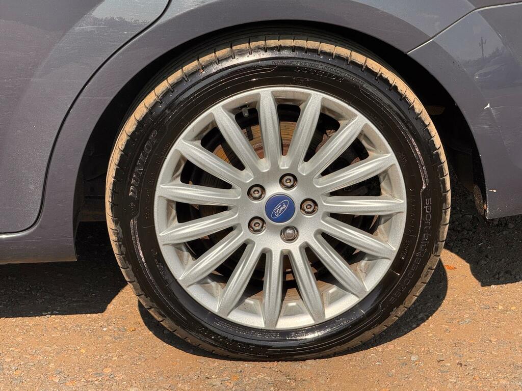 Ford Mondeo Black #48