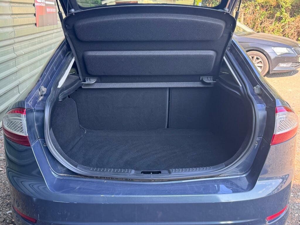 Ford Mondeo Black #55