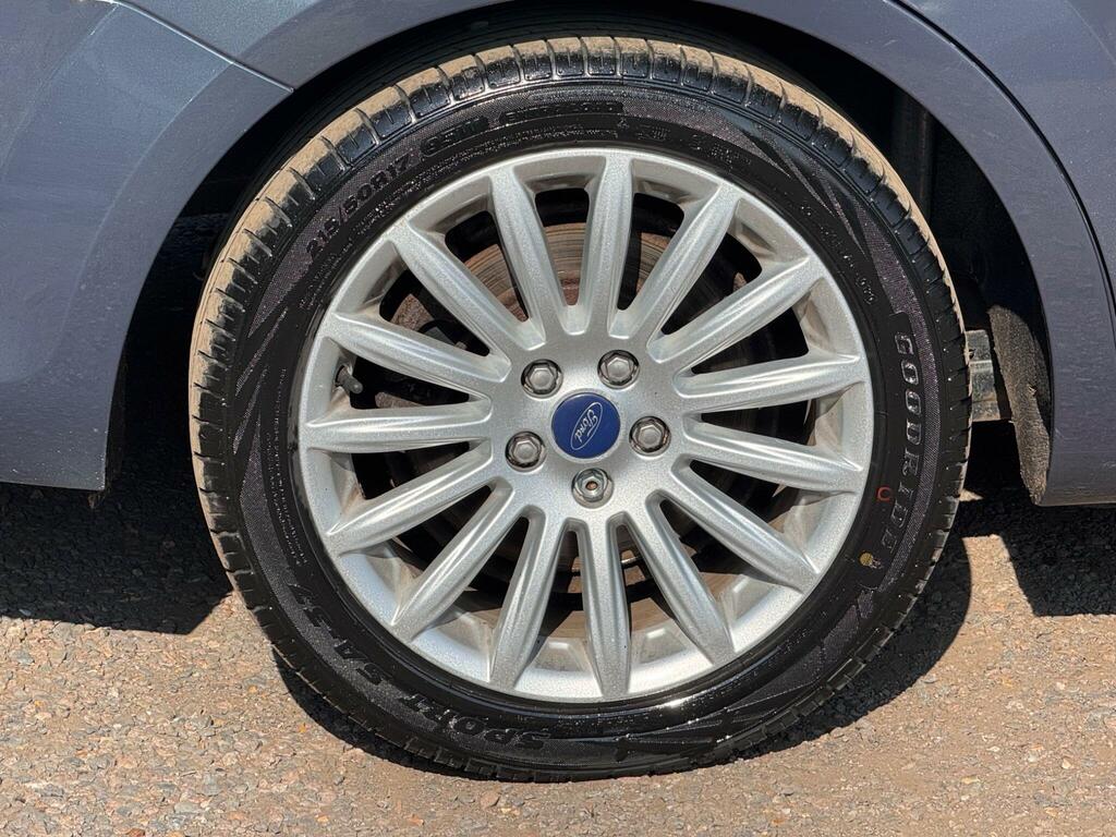 Ford Mondeo Black #47