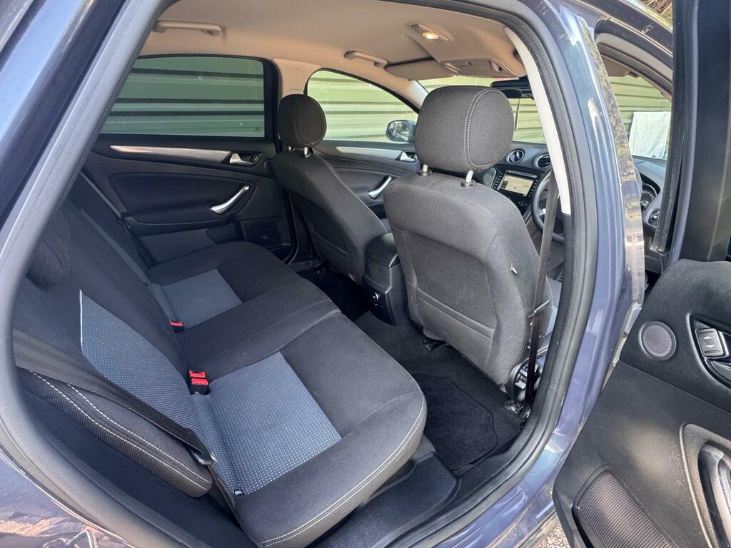 Ford Mondeo Black #37