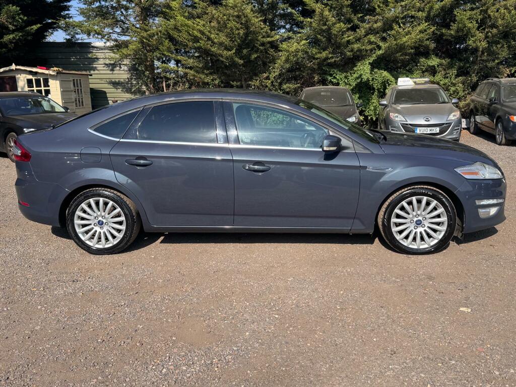 Ford Mondeo Black #20