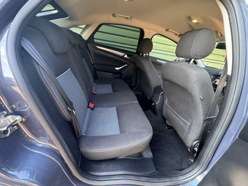 Ford Mondeo Black #38