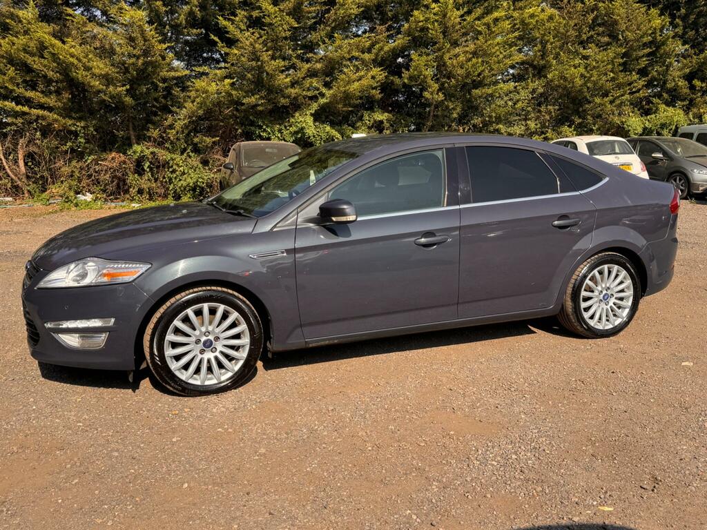 Ford Mondeo Black #18