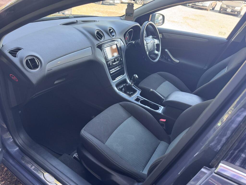 Ford Mondeo Black #30