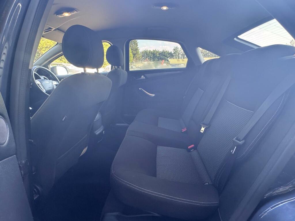 Ford Mondeo Black #36