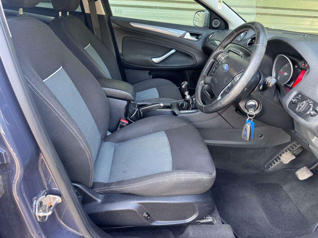 Ford Mondeo Black #34