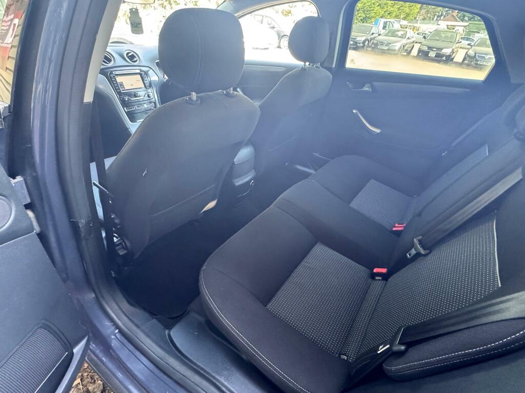 Ford Mondeo Black #35