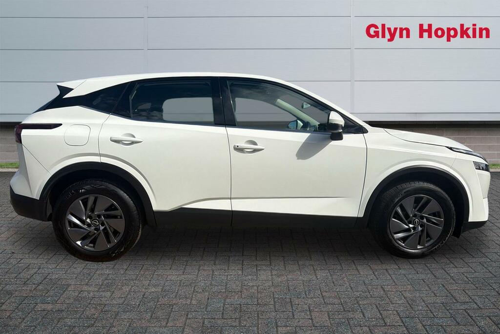 Nissan Qashqai 1.3 Dig-t Mh 158 Acenta Premium Xtronic BG23OGC White #2