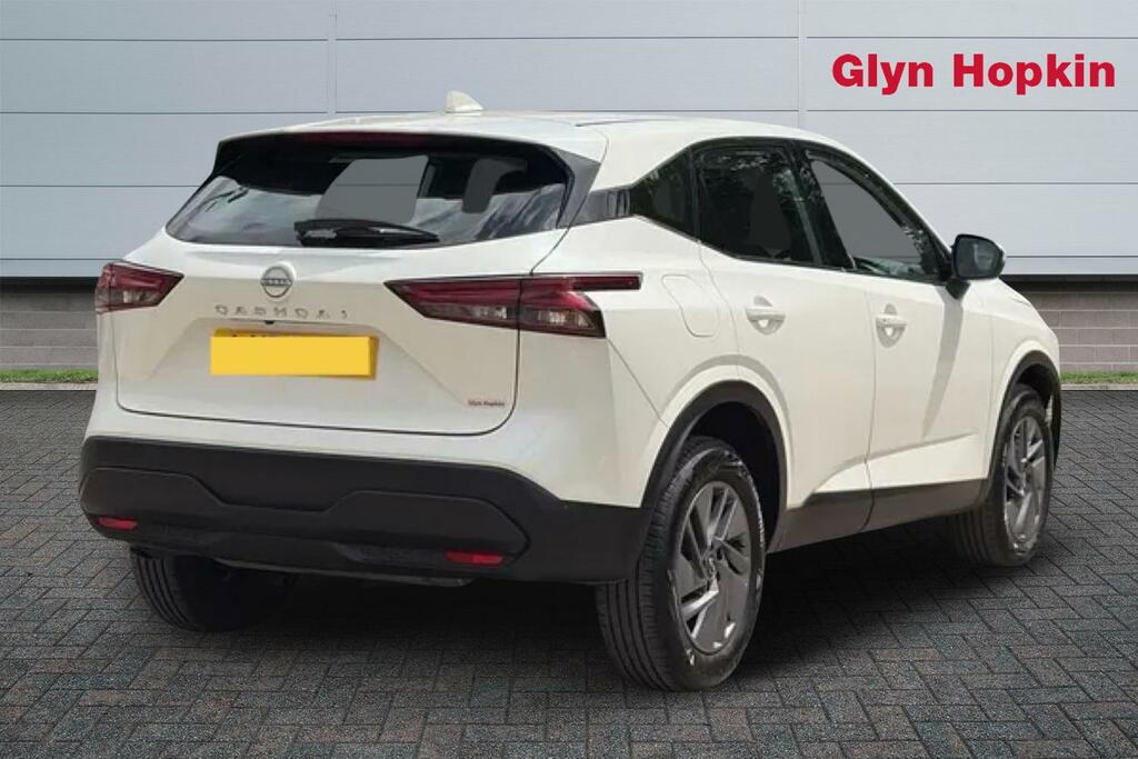 Nissan Qashqai 1.3 Dig-t Mh 158 Acenta Premium Xtronic BG23OGC White #3