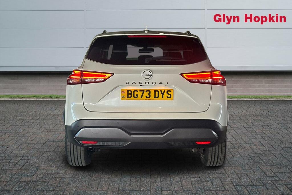 Nissan Qashqai 1.3 Dig-t Mh N-connecta White #4