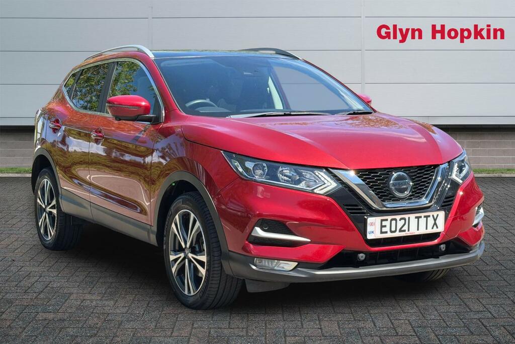 Nissan Qashqai 1.3 Dig-t 160 157 N-connecta Dct Glass Roof Red