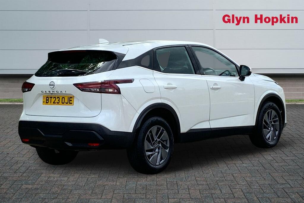Nissan Qashqai 1.3 Dig-t Mh Acenta Premium BT23OJE White #3