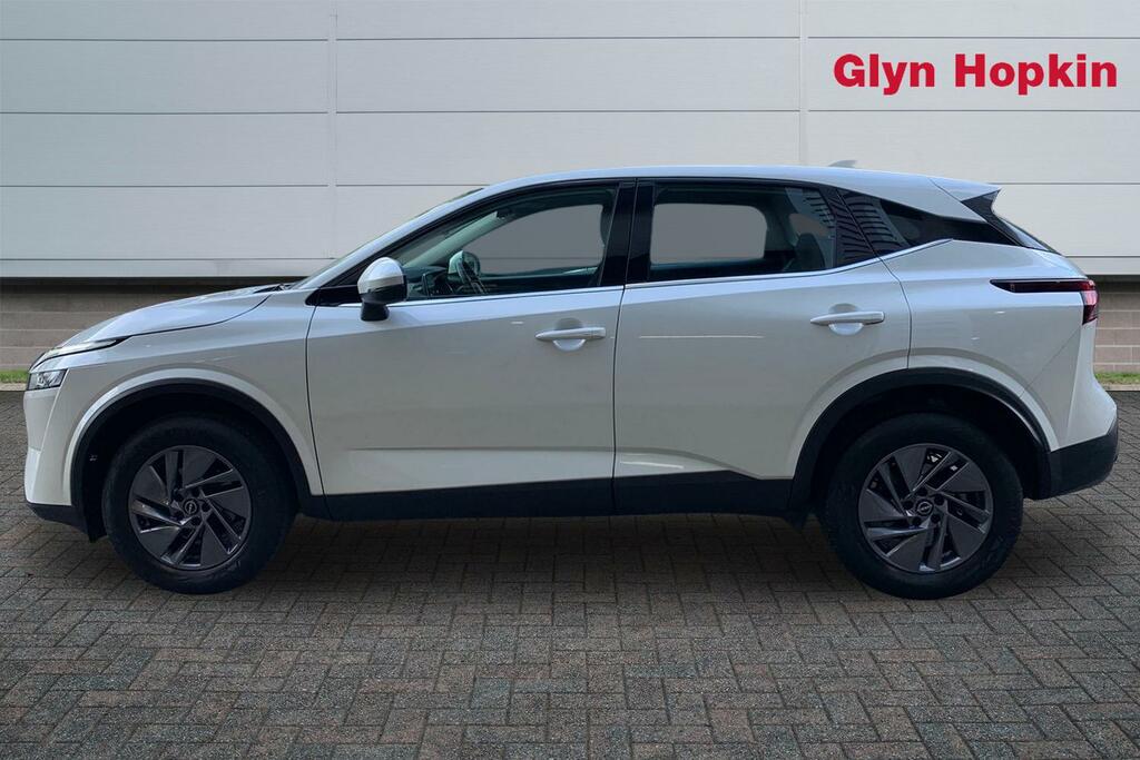 Nissan Qashqai 1.3 Dig-t Mh Acenta Premium BT23OJE White #6