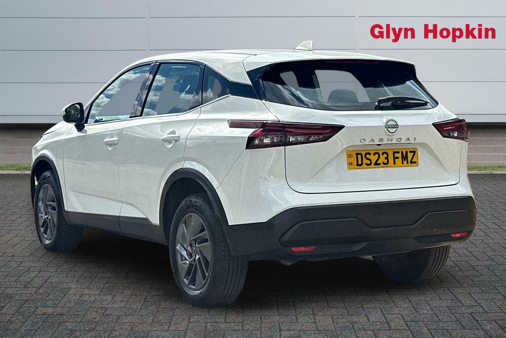 Nissan Qashqai 1.3 Dig-t Mh Acenta Premium DS23FMZ White #5