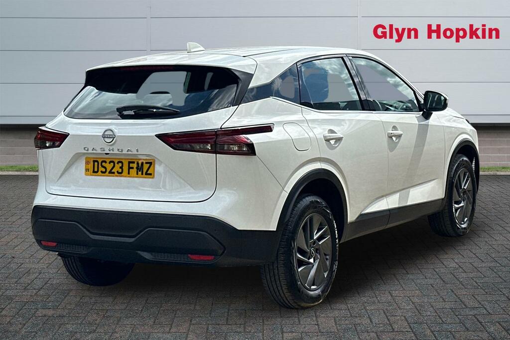 Nissan Qashqai 1.3 Dig-t Mh Acenta Premium DS23FMZ White #3