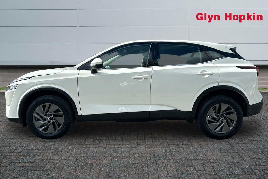 Nissan Qashqai 1.3 Dig-t Mh Acenta Premium DS23FMZ White #6