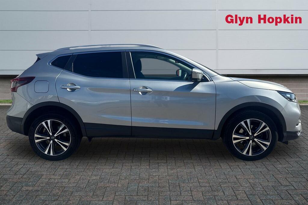 Nissan Qashqai 1.3 Dig-t N-connecta Glass Roof Pack CP21BHU Silver #2