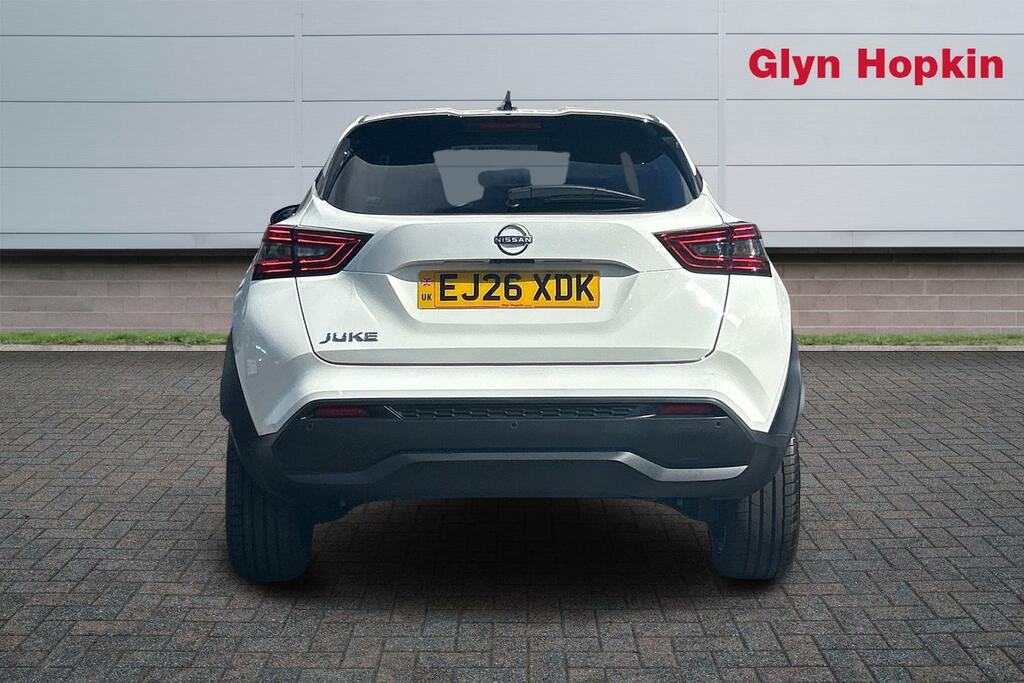 Nissan Juke Hatchback EJ26XDK White #4
