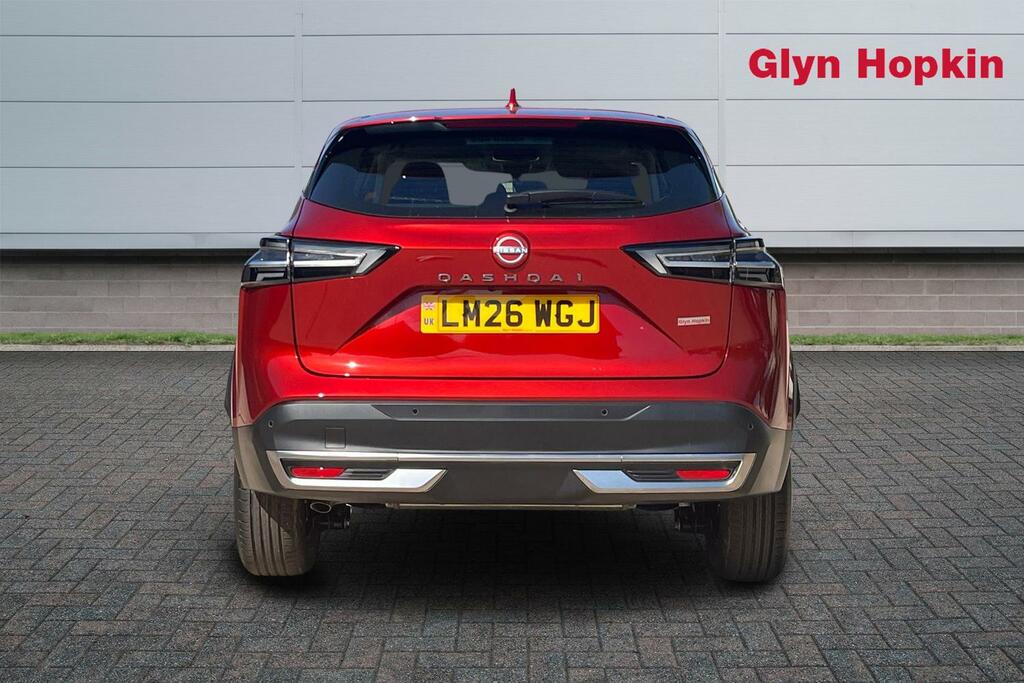 Nissan Qashqai 1.3 Dig-t Mh Acenta Premium LM26WGJ Red #4