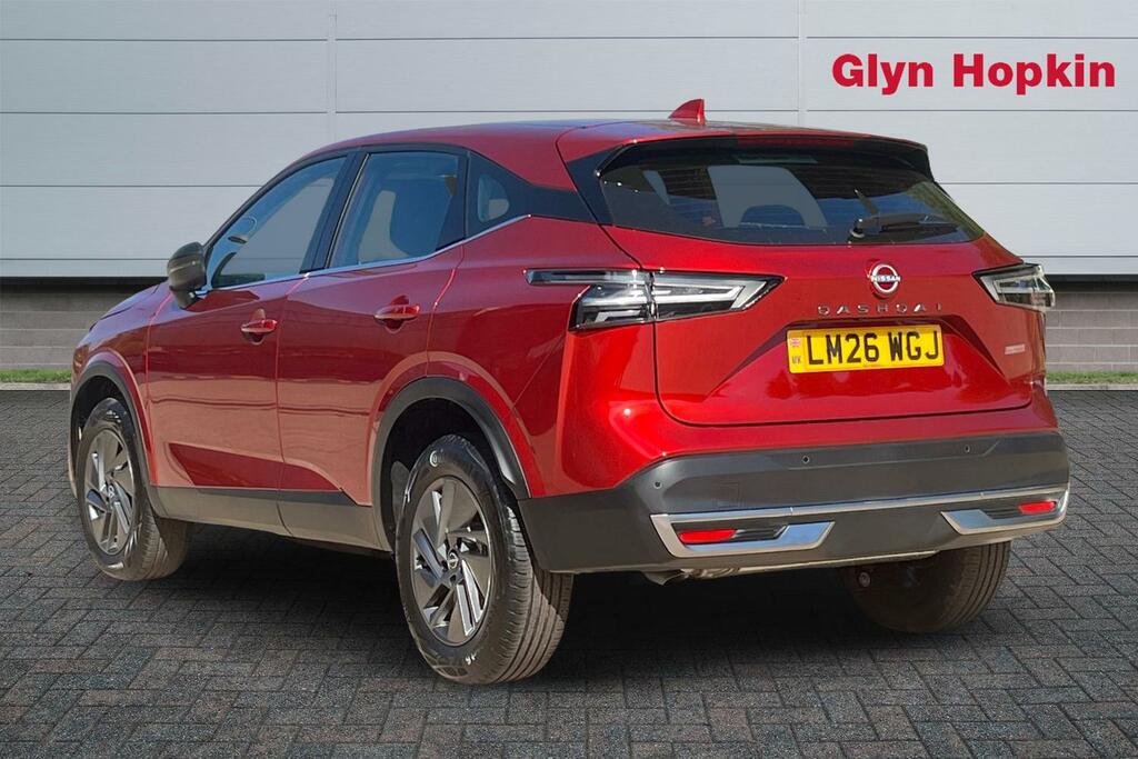 Nissan Qashqai 1.3 Dig-t Mh Acenta Premium LM26WGJ Red #5