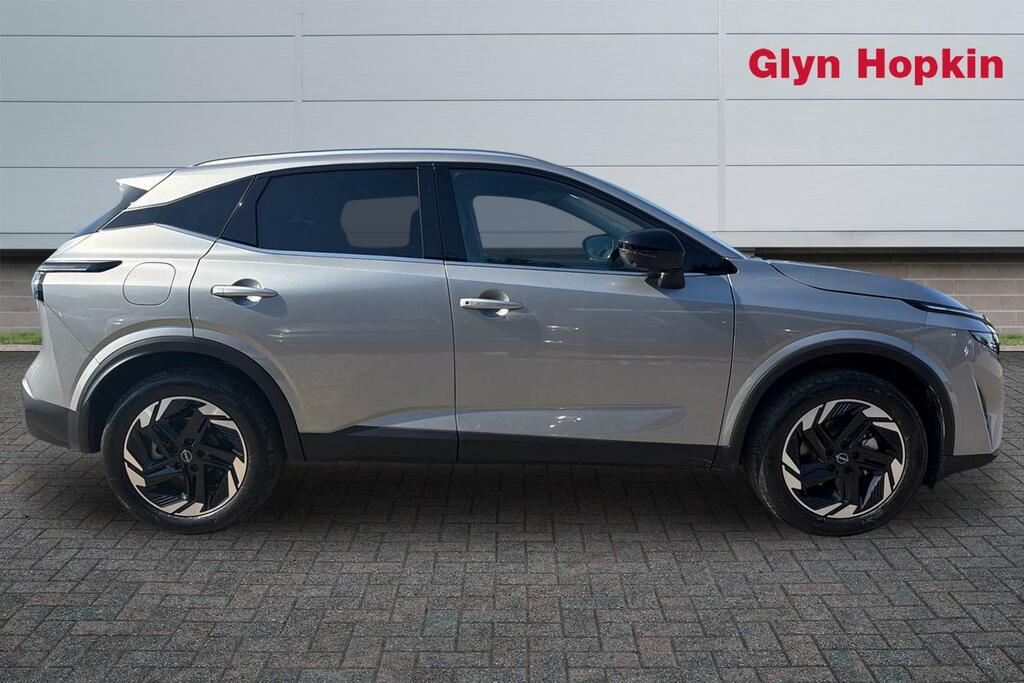 Nissan Qashqai 1.3 Dig-t Mh N-connecta Glass Roof EN26KRO Silver #2