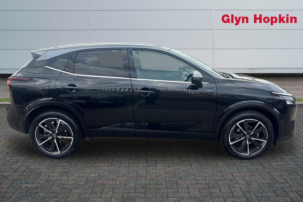 Nissan Qashqai 1.3 Dig-t Mh 158 Tekna Xtronic Black #2
