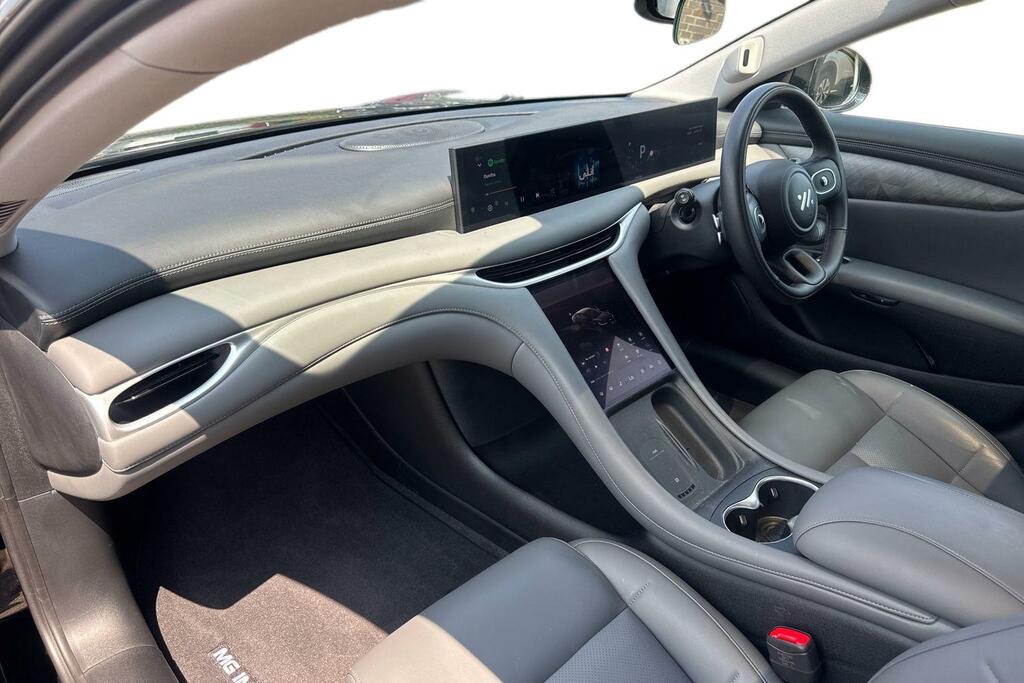MG IM5 100Kwh Long Range Saloon 407 Ps White #13