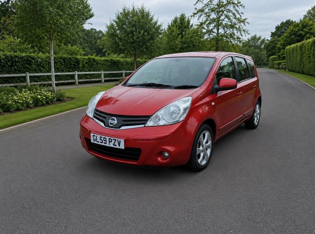 Nissan Note Tekna Red #5