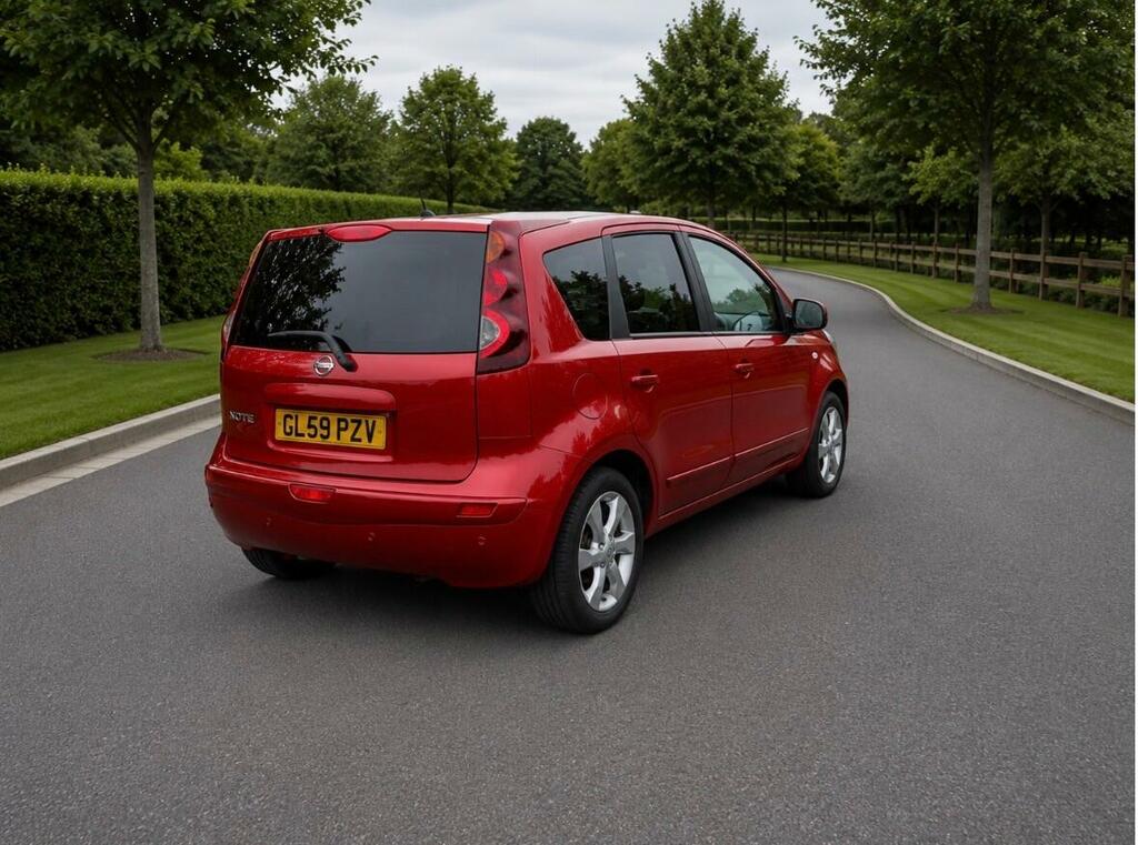 Nissan Note Tekna Red #4