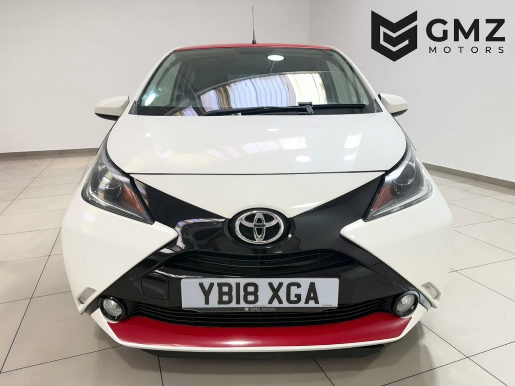 Toyota Aygo 1L X-press White #2
